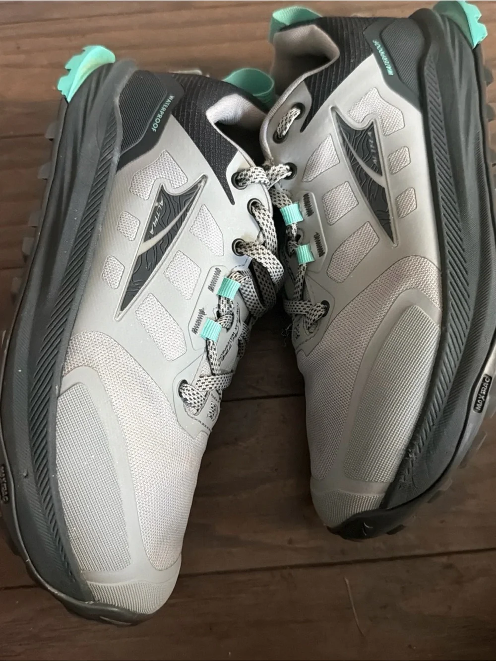 Altra Lone Peak waterproof sz 8